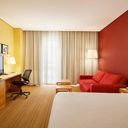 Courtyard By Marriott Leon At The Poliforum Εξωτερικό φωτογραφία
