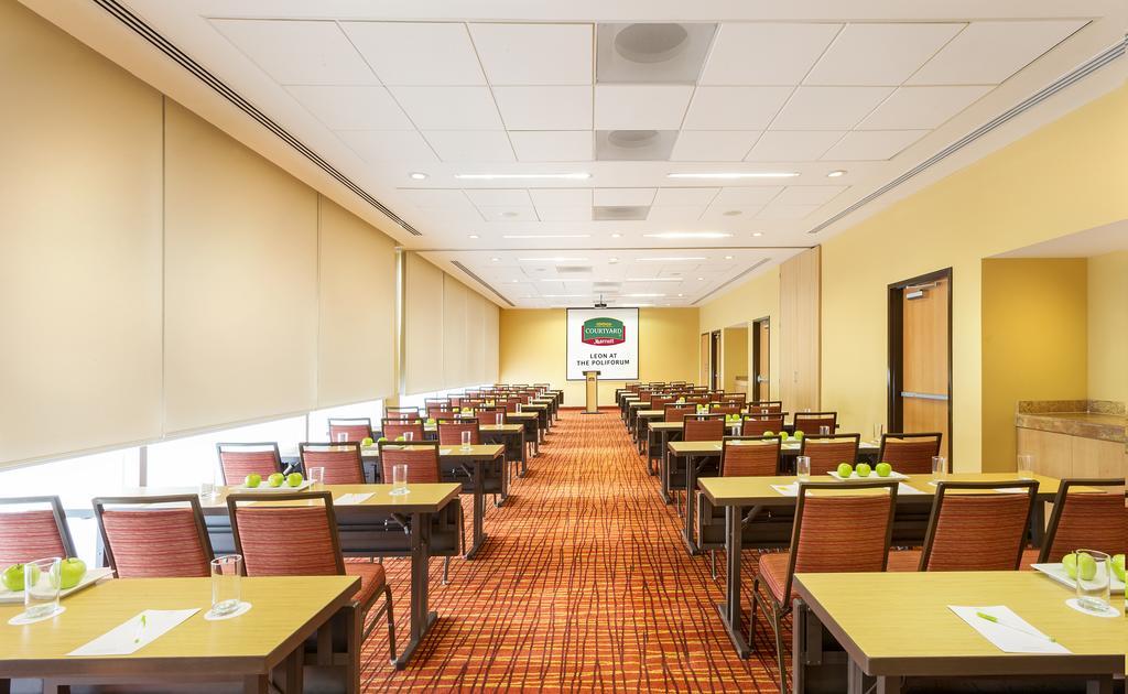 Courtyard By Marriott Leon At The Poliforum Εξωτερικό φωτογραφία