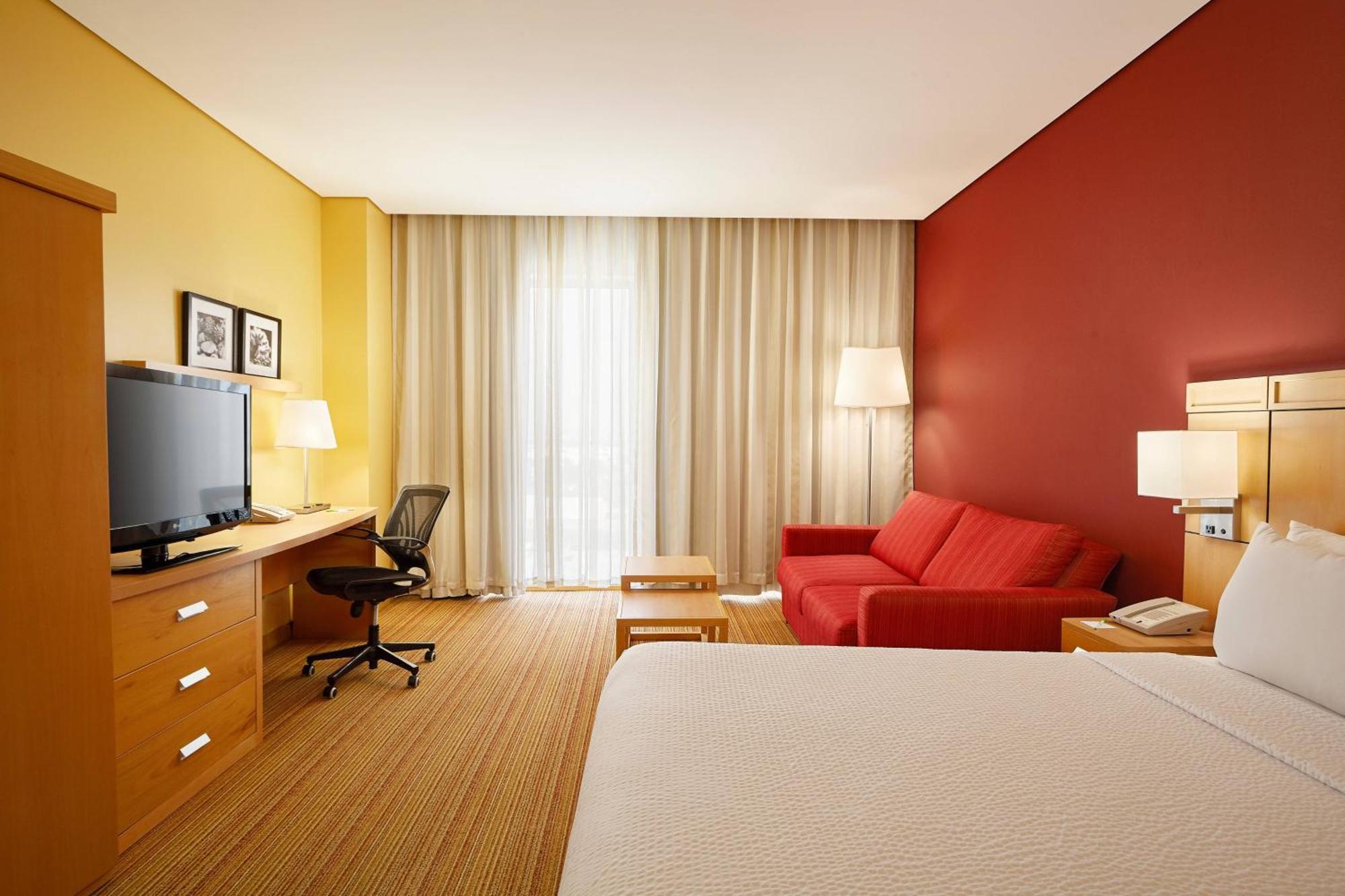 Courtyard By Marriott Leon At The Poliforum Εξωτερικό φωτογραφία