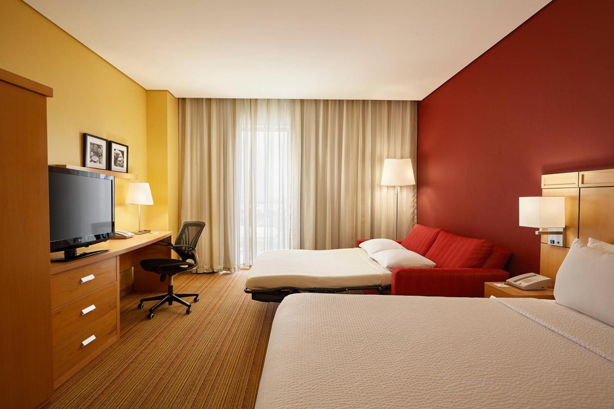 Courtyard By Marriott Leon At The Poliforum Εξωτερικό φωτογραφία