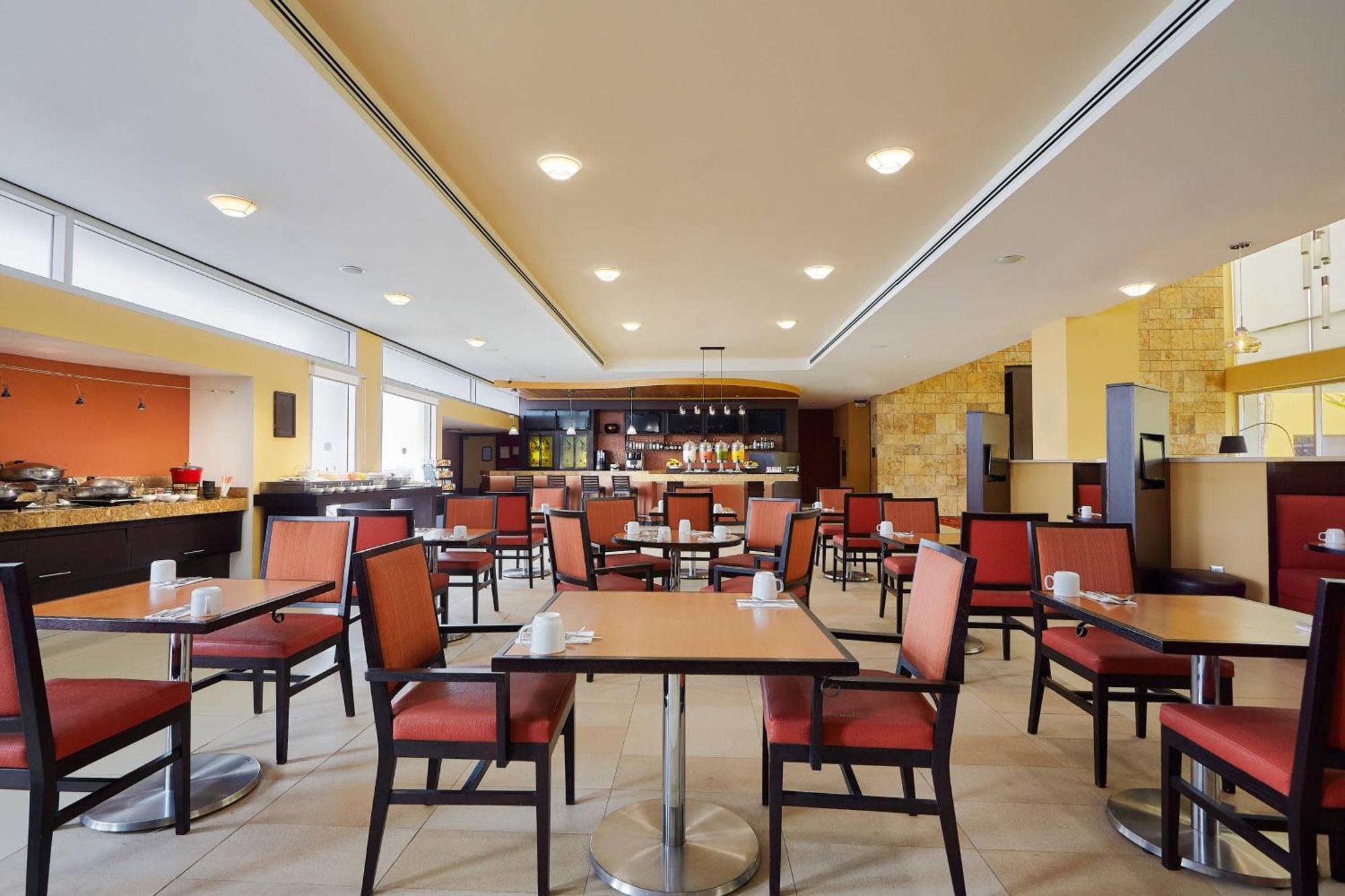 Courtyard By Marriott Leon At The Poliforum Εξωτερικό φωτογραφία
