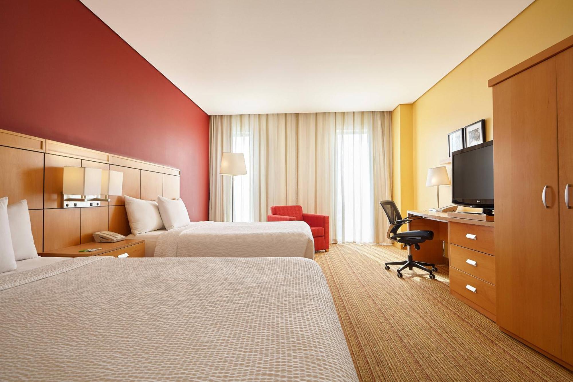 Courtyard By Marriott Leon At The Poliforum Εξωτερικό φωτογραφία
